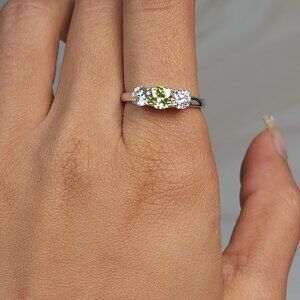 Simulated Peridot & Lab Grown Diamond Round ring .925 Sterling Silver
